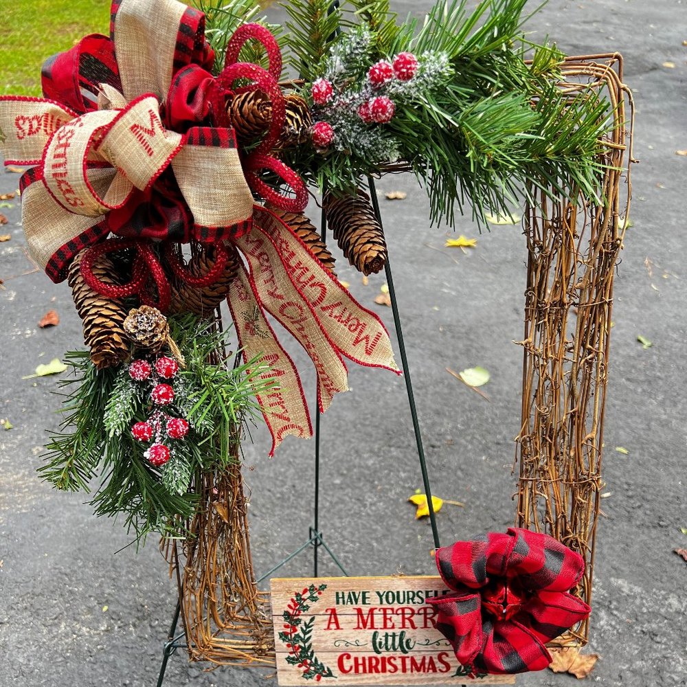 Christmas Picture Frame Wreath